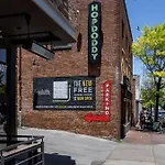 24-guest Retreat The Nomad: X2 1br X4 Apartment Nashville