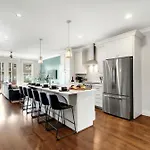 Holiday home Lux Retreat 12 Beds Games Bar
