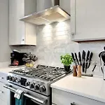 Lux Retreat 12 Beds Games Bar Holiday home *