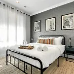 Lux Retreat 12 Beds Games Bar Nashville