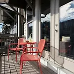 Lux Retreat 12 Beds Games Bar *