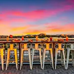 Dolly\'S Big House - 18 Beds Skydeck Views