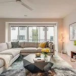 Downtown Luxury - 10 Beds & Free Parking