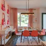 King & Queen 2 Homes - 24 Beds Views Holiday home