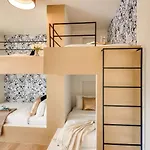 Close To The Gulch - Book Today * Nashville