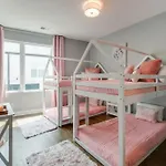 King & Queen 2 Homes - 24 Beds Views Holiday home Nashville
