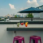 King & Queen 2 Homes - 24 Beds Views * Nashville
