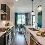 King & Queen 2 Homes - 24 Beds Views * Nashville