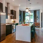King & Queen 2 Homes - 24 Beds Views *