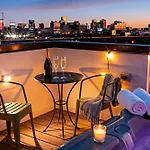 New Nash Eras - 15 Beds - Hot Tub On Rooftop Deck