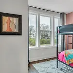 New Luxe 4br 12 Beds - Roofdeck Views - Chefs Kitchen Holiday home Nashville