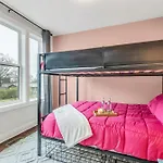 Holiday home New Luxe 4br 12 Beds - Roofdeck Views - Chefs Kitchen *