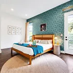 Holiday home New Nash Eras - 15 Beds - Hot Tub On Rooftop Deck