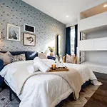 New Nash Eras - 15 Beds - Hot Tub On Rooftop Deck Holiday home Nashville