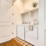 Holiday home New Nash Eras - 15 Beds - Hot Tub On Rooftop Deck Nashville