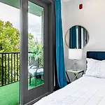 Downtown Nashville 2Br Condo Balcony Parking Near Broadway