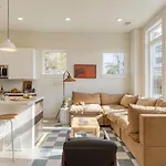 Stunning New Build In East Nash Minutes To Broadway The Stage By Avantstay