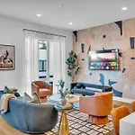 Rooftop Hot Tub City Views Pac-Man Pool Table