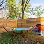Hot Tub Poker Pool Table & Rooftop Mls View Nashville