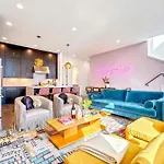 Taylor Swift Inspired Hot Tub Rooftop Deck Views Holiday home