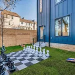 Hot Tub Poker Pool Table & Rooftop Mls View Holiday home
