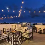 Double Rooftop Decks Hot Tub Karaoke * Nashville