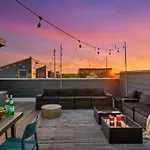 Rooftop Deck 2 Car Garage Near Downtown Nashville