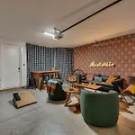 Close To Dt Music City Rooftop Views Game Room