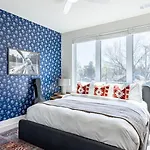 Sleeps 24 2 Units Mins To Downtown Outrider By Avantstay