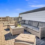 Spectacular Double Rooftop 7 Mins To Broadway Holiday home