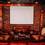 Broadway 4br 2bth 2500sf Art Gallery And Steam Holiday home