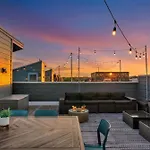 Rooftop Deck 2 Car Garage Near Downtown Holiday home Nashville