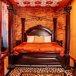 Broadway 4br 2bth 2500sf Art Gallery And Steam * Nashville