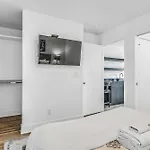 Spectacular Double Rooftop 7 Mins To Broadway *