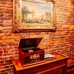 Holiday home Broadway 4br 2bth 2500sf Art Gallery And Steam