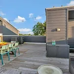 Rooftop Deck 2 Car Garage Near Downtown Holiday home Nashville