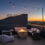 Rooftop Deck Hot Tub & Game In * Nashville
