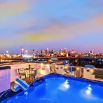 Taylor Swift Inspired Hot Tub Rooftop Deck Views Holiday home