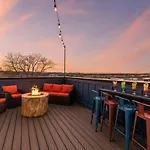 Holiday home Hot Tub Poker Pool Table & Rooftop Mls View *