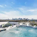Taylor Swift Inspired Hot Tub Rooftop Deck Views Holiday home