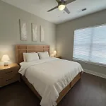 -New-The Nash Luxe, Pool, Gym, Nightlife!