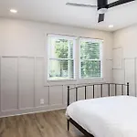 Apartment The Nomad 8br Buyout 32 Guests In Hillsboro