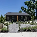 The Nomad 4 Buyout 16 Guests In Hillsboro Apartment