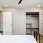 The Nomad: 4 1brs 2 24-guest Retreat *