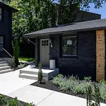 The Nomad 48-person Hillsboro Village Retreat 1br Spaces Apartment Nashville
