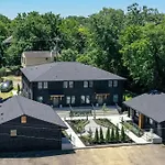 The Nomad 48-person Hillsboro Village Retreat 1br Spaces * Nashville