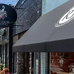 The Nomad: 4 1brs 2 24-guest Retreat Apartment Nashville