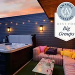 The Great Gatsby And Girls Night Out By Avantstay Sleeps 24 Hot Tub Speakeasy Lounge Lux Kareoke Near Downtown
