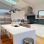 Luxury House Downtown With Private Heated Pool