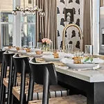 Nash Skyline Views Rooftop With Fire Pit Grill